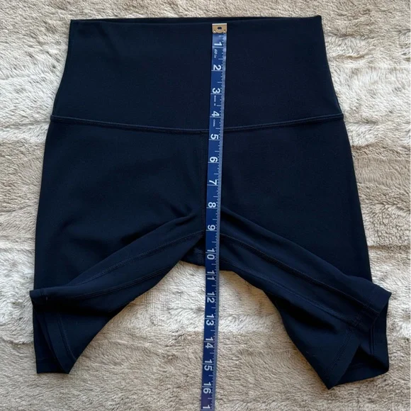 Lululemon Align Short 8" in True Navy Size 4 - Picture 9 of 13
